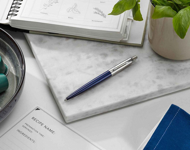 Ручка шариковая Parker Jotter Royal Blue CT с логотипом в Новосибирске заказать по выгодной цене в кибермаркете AvroraStore