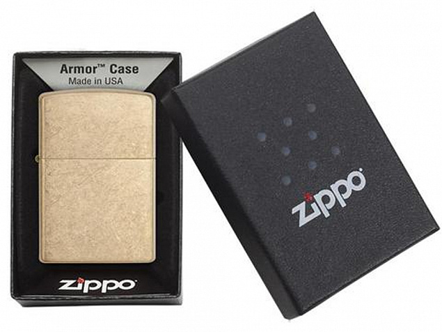 Зажигалка ZIPPO Armor™с покрытием Tumbled Brass с логотипом в Новосибирске заказать по выгодной цене в кибермаркете AvroraStore